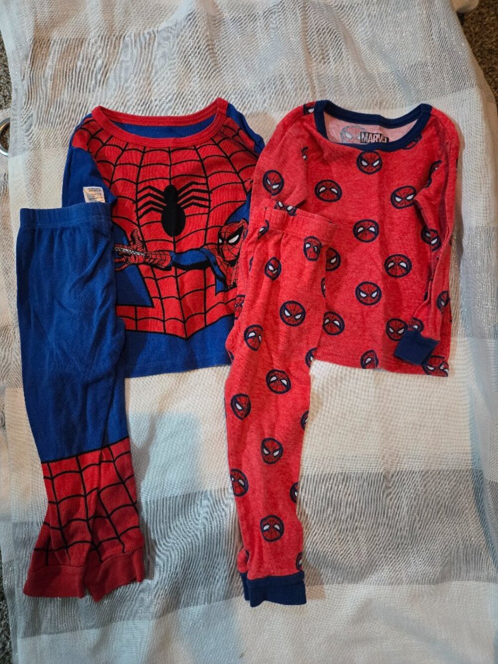Set of spiderman pjs